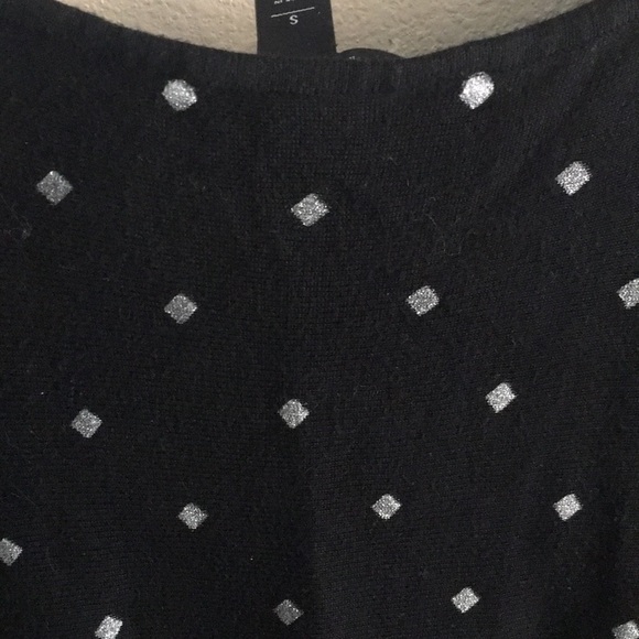 White House Black Market black & silver blouse - Picture 4 of 6